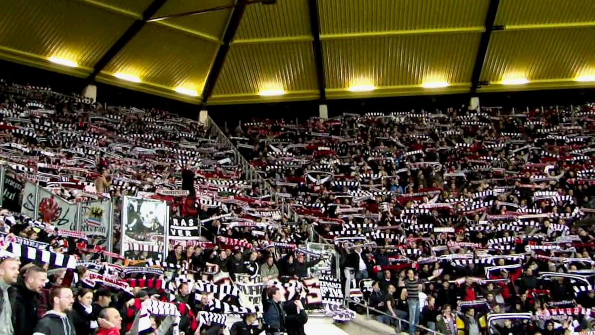 Eintracht Frankfurt Fans in Aachen