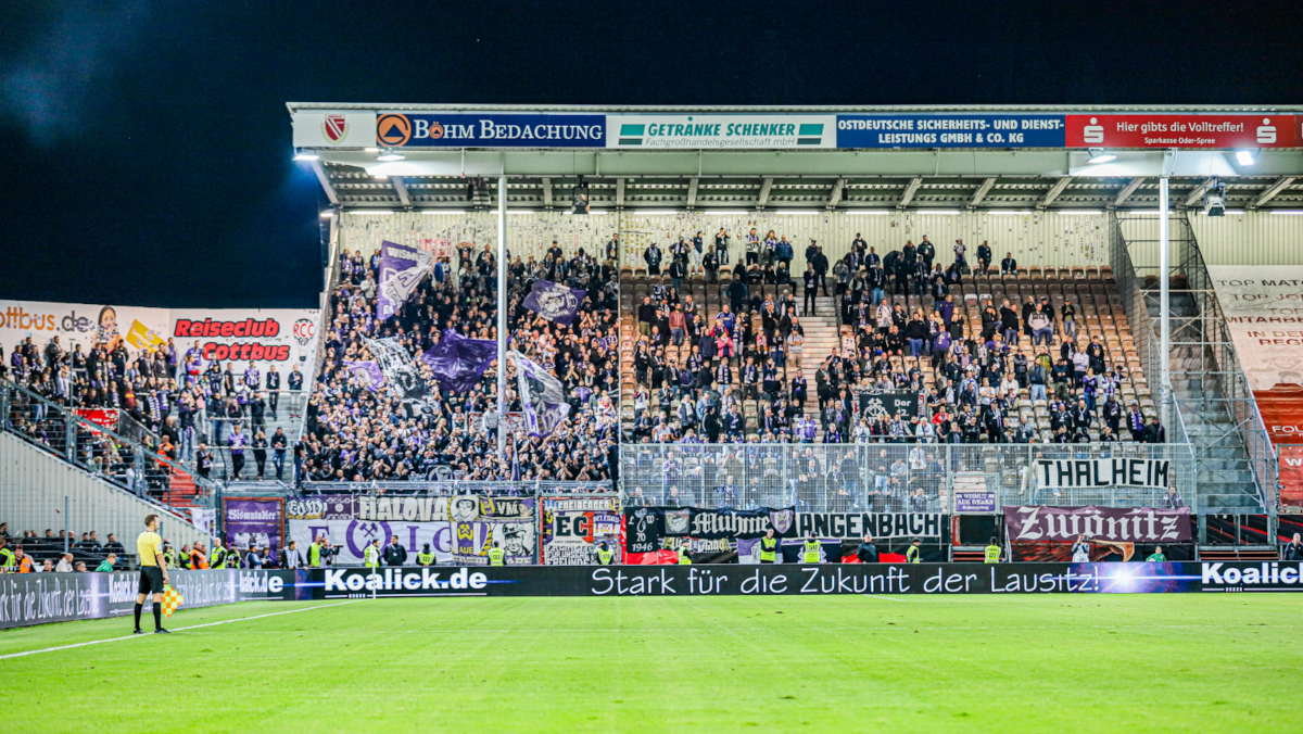 Aue-Fans in Cottbus