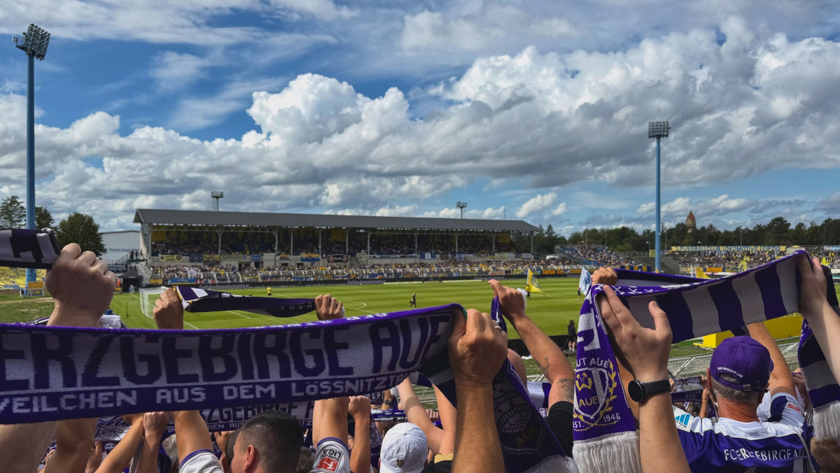 Du betrachtest gerade Regionalliga Nordost: Zuschauer und Auswärtsfahrer