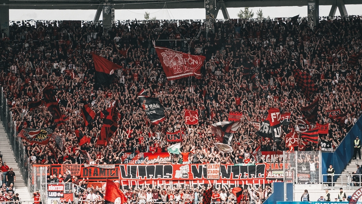 Fans des 1. FC Nürnberg sorgen für größte Kulisse in Karlsruhe