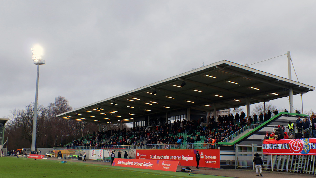Ein Tag vor dem Spiel: DFB genehmigt Drittligist Stadionumzug